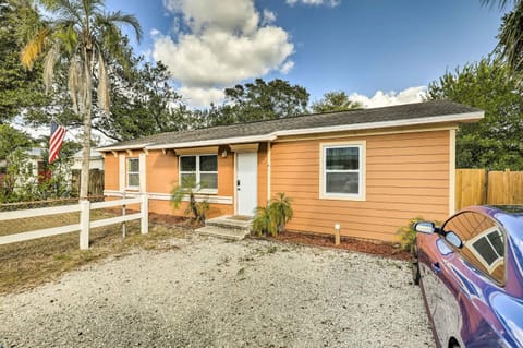 Low-Key Tampa Abode Close to Area Attractions House in Tampa
