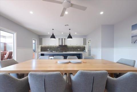 Classic Contemporary Beach Beauty House in Inverloch