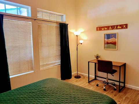 Large Family & Pet Friendly Spa, Kern, Sequoia House in Kernville