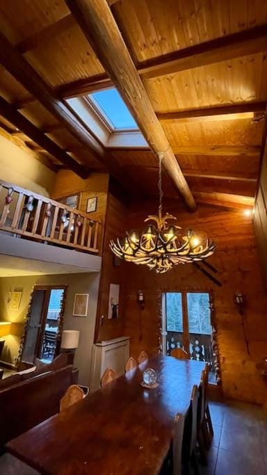 Family Chalet, Stunning Views & New Hot Tub Chalet in Les Gets