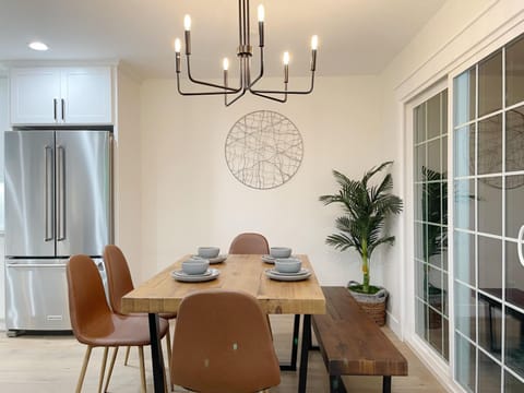 @ Marbella Lane – Contemporary Sophisticated Home Casa in Sunnyvale