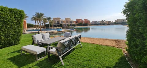 Garden, Seating area, Lake view, Pool view