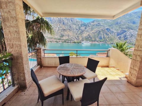 Day, Natural landscape, View (from property/room), Balcony/Terrace, Seating area, Mountain view, Sea view