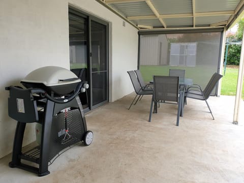 Patio, BBQ facilities