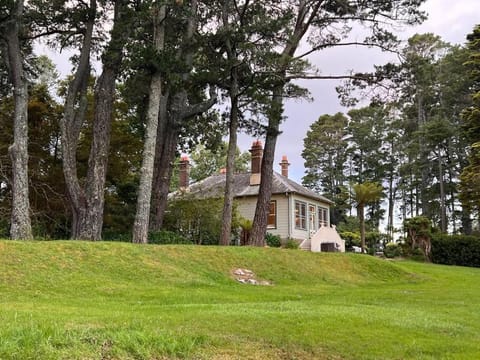 Carramar Estate: 2 homes stunning mountain views Haus in Wentworth Falls