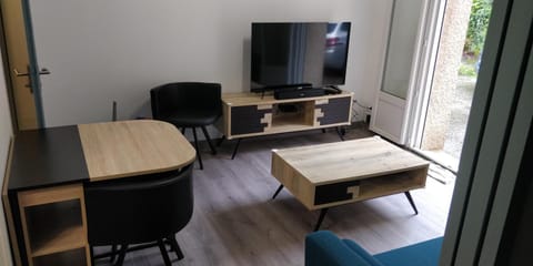 Communal lounge/ TV room, TV and multimedia