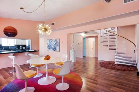 Disco House- The 70s Experience w Pool Spa Maison in Yucca Valley