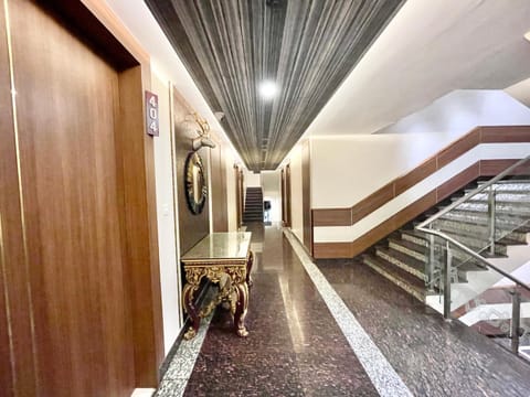 Hotel Hotel KP ! Puri near-sea-beach-and-temple fully-air-conditioned-hotel with-lift-and-parking-facility-2- ᴾʳᵉᵐⁱᵘᵐ ᴴᵒᵗᵉˡ Hotel in Puri