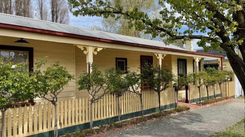 Picketts Cottage Apartment in Beechworth