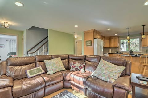 Centerville Escape with Pool about 3 Mi to Beach! Maison in Centerville