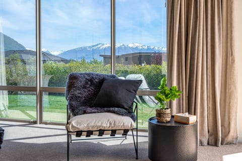 Serenity on Ruby Ridge House in Wanaka