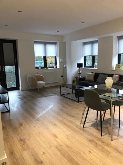 Brand new luxury apartment with free parking and gym Copropriété in Shirley