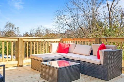 Pet Friendly & Great Outdoor Space Close to Downtown Casa in Hixson