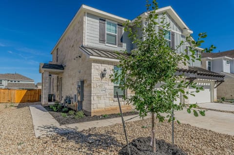 New Modern Home in Leander, Cozy and Close to All! Casa in Leander
