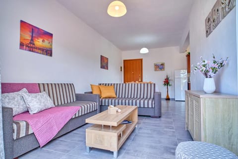 Living room, Photo of the whole room, Seating area