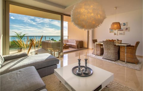 3 Bedroom Cozy Apartment In Villajoyosa Condo in Villajoyosa