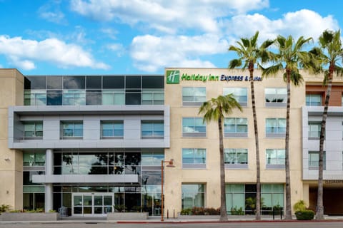Holiday Inn Express & Suites - Glendale Downtown Hotel in Eagle Rock