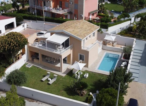 Property building, Bird's eye view, Garden, Swimming pool