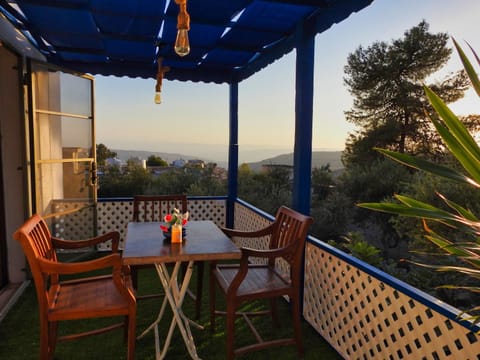 Day, Natural landscape, View (from property/room), Balcony/Terrace, Dining area, Mountain view