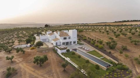 Cortijo exclusivo rodeado de un olivar centenario Villa in Sierra de Cádiz