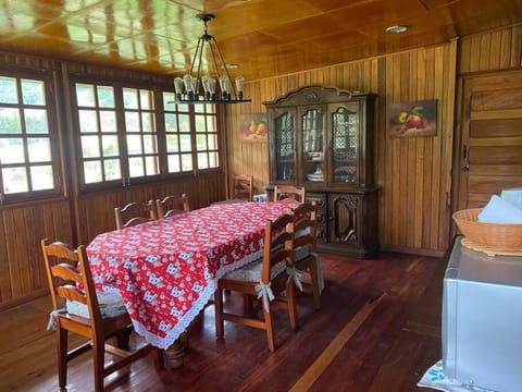 Los Alessandria Chalet in Bocas del Toro Province