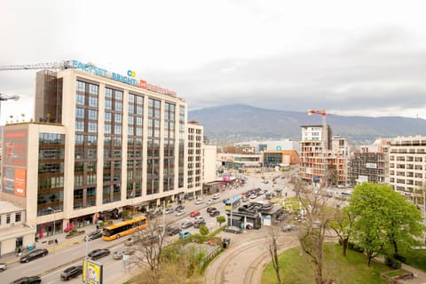 Cozy Apartment with Mountain View & Parking Apartamento in Sofia