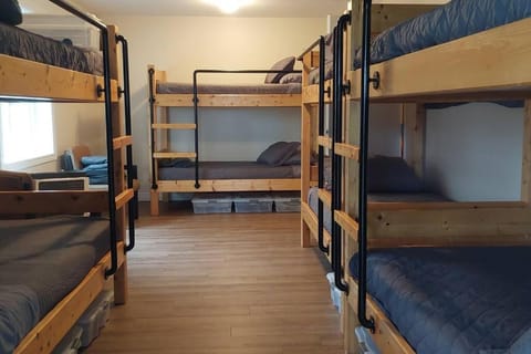 Bedroom, bunk bed