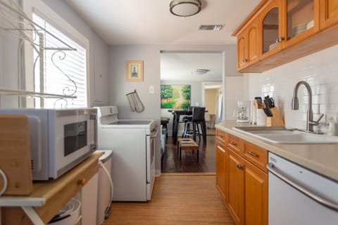 Kitchen or kitchenette, dishwasher, minibar, pet friendly, stove, toaster