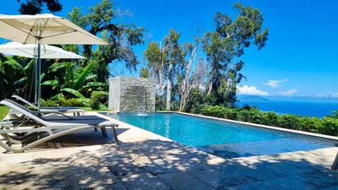 Patio, Day, Natural landscape, Garden, View (from property/room), Garden view, Pool view, Swimming pool, sunbed