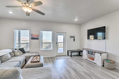 Surfside Beach Retreat with Deck and Ocean Views Apartment in Surfside Beach