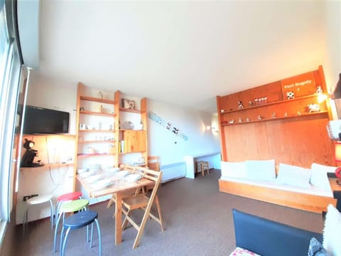 Studio Cabine 6 Pers. Avec Ascenseur et Casier à Ski - Piau-Engaly - FR-1-457-313 Apartment in Saint-Lary-Soulan