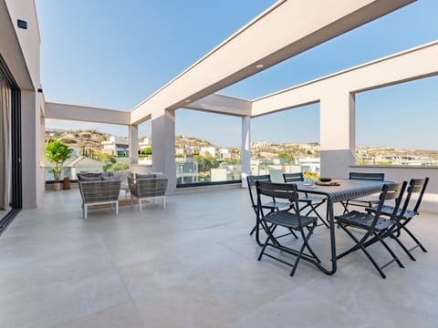 Balcony/Terrace, Seating area, Dining area