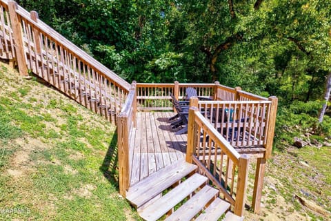 Above The Cove home House in Douglas Lake