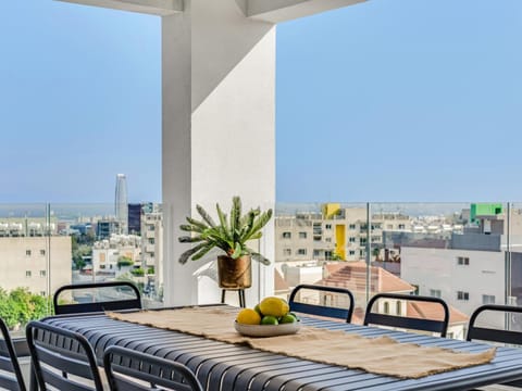 Balcony/Terrace, City view