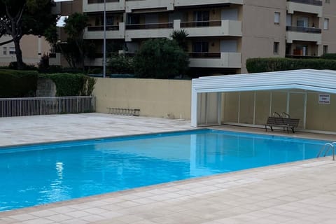 06U - Beautiful studio in residence - swimming pool and tennis court Apartment in Cagnes-sur-Mer