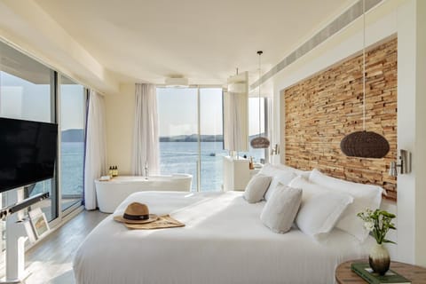 Bed, Photo of the whole room, Sea view