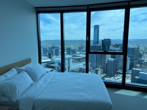 Amazing views 60th level skytower 3 bedrooms Apartamento in Kangaroo Point
