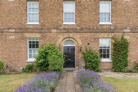 Admiralty House House in Dover District