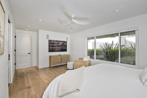 Oceanfront Luxury, Fully Remodeled, Five-Star Condo in Solana Beach