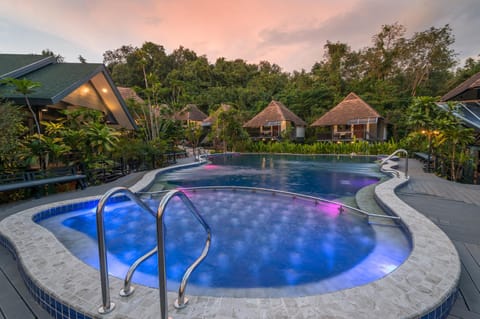Property building, Garden, Garden view, Pool view, Swimming pool