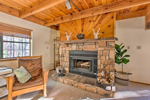 Family Cabin with Hot Tub, Walk to Ski Lift! House in Angel Fire