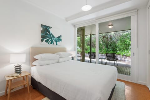 Idyllic 4-Bed House Near the Beach House in Melbourne Road