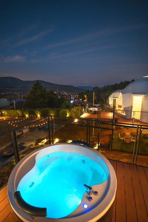 Night, Natural landscape, Hot Tub, Mountain view, Pool view, Swimming pool