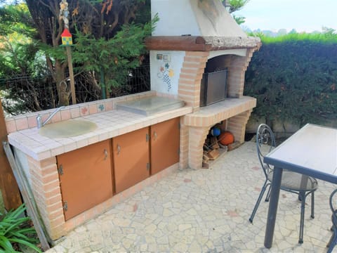 BBQ facilities, BBQ facilities, Garden view