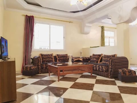 Appartement 200 m 2 + 5 min du c.c.o Eigentumswohnung in Oran