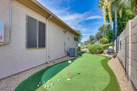 Pool and Putting Green Goodyear Home on Golf Course House in Avondale