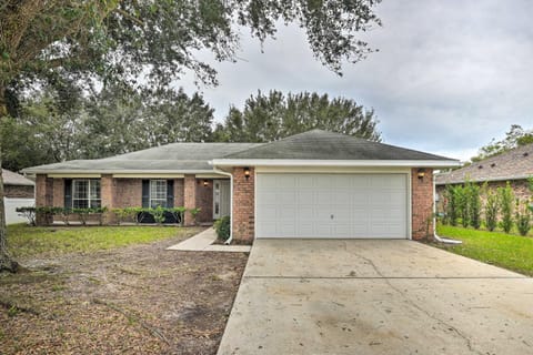 Deltona Retreat with Yard and Grill Pets Welcome! House in Deltona