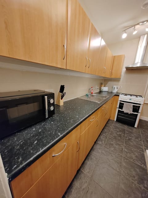 Modern Halifax apartment, Free Parking, Great location Apartment in Calderdale