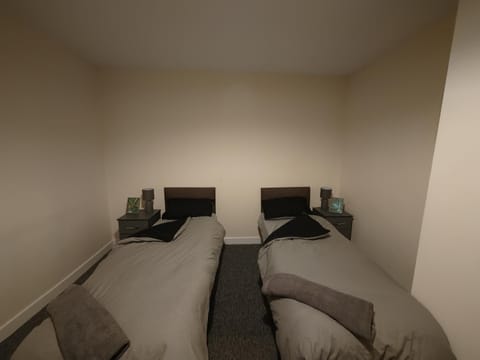 Modern Halifax apartment, Free Parking, Great location Apartment in Calderdale