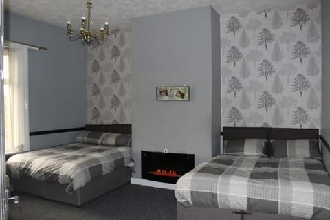 Modern Halifax apartment, Free Parking, Great location Apartment in Calderdale